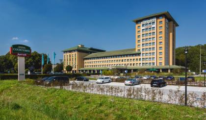 Courtyard by Marriott Amsterdam Airport - image 1