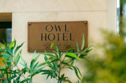 Owl Hotel - image 5