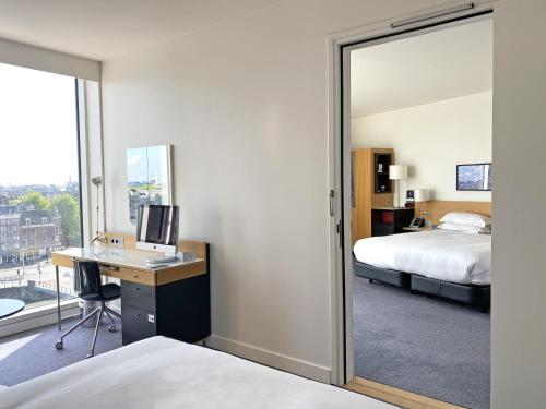 DoubleTree by Hilton Amsterdam Centraal Station - image 2