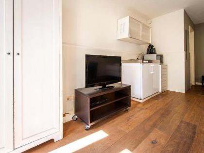 Short Stay Group Harbour Apartments - image 11