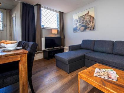 Short Stay Group Harbour Apartments - image 2