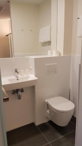 easyHotel Amsterdam Arena Boulevard - image 4