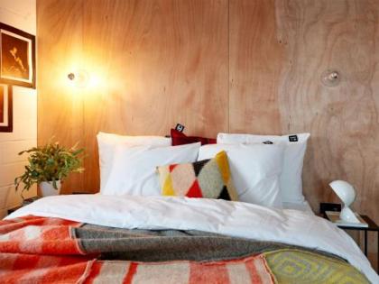 Q-Factory Hotel - image 10