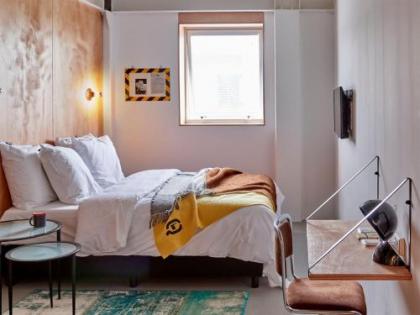 Q-Factory Hotel - image 15