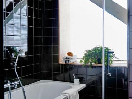 Q-Factory Hotel - image 17