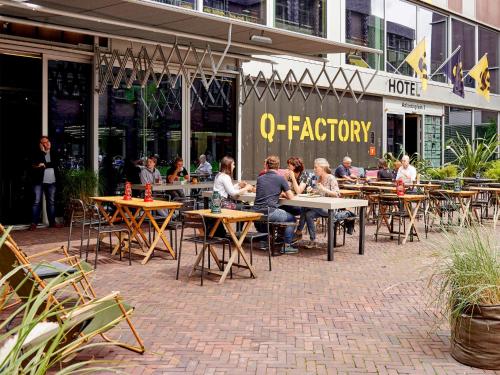 Q-Factory Hotel - image 2