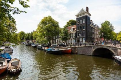 Canal Wow Suites Amsterdam - image 6