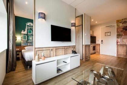 Lovely Modern 2 Bedroom Amsterdam City Center Apartment Sleeps 5 Ref AMSA1011 - image 9