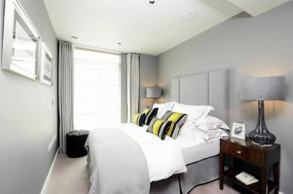 Luxurious Central Amsterdam 5 Bedroom Apartment Sleeps 12 Ref AMSACRS541 - image 7