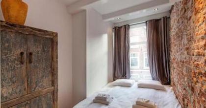 Experience an exquisite blend of 18th century Amsterdam! 4 Bedroom Duplex Penthouse - image 12