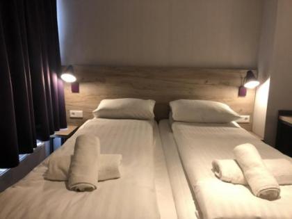 Facade Hotel Amsterdam - image 13