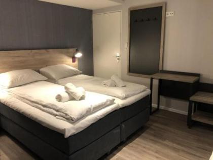 Facade Hotel Amsterdam - image 17
