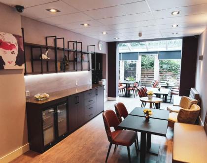 Aadam Hotel Wilhelmina - image 1