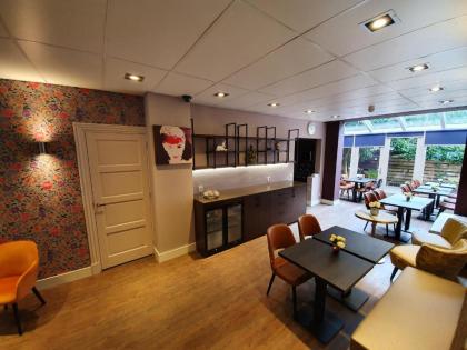 Aadam Hotel Wilhelmina - image 4