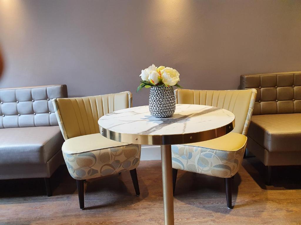 Aadam Hotel Wilhelmina - image 6