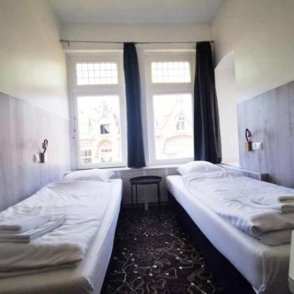 Budget Trianon Hotel - image 11