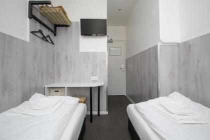 Budget Trianon Hotel - image 12