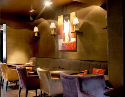 Budget Trianon Hotel - image 13