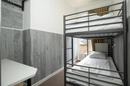 Budget Trianon Hotel - image 18