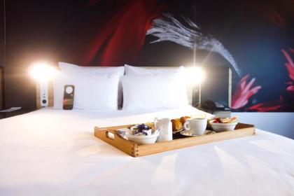 Novotel Amsterdam City - image 5