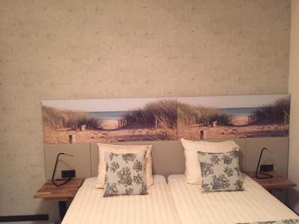 France Hotel - image 12