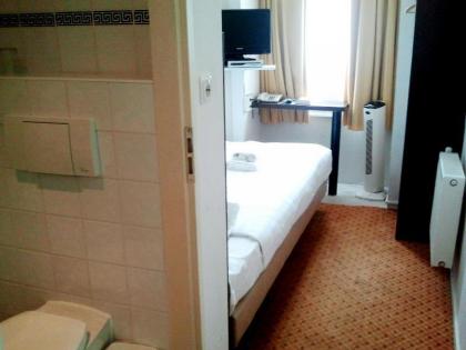 Hotel Blyss - image 10
