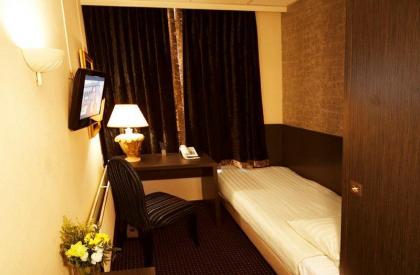 Hotel Blyss - image 20
