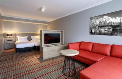 Ramada by Wyndham Amsterdam Airport Schiphol - image 11