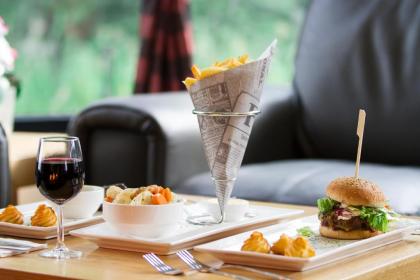 Bastion Hotel Schiphol Hoofddorp - image 2