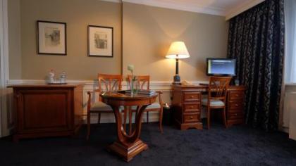 Apollofirst Boutique Hotel - image 10