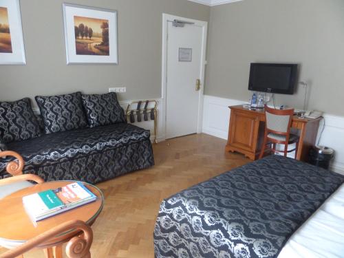 Apollofirst Boutique Hotel - image 5