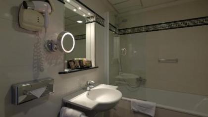 Apollofirst Boutique Hotel - image 9