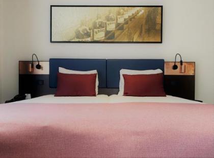 Best Western Dam Square Inn - image 7