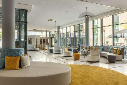 NH Amsterdam Schiphol Airport - image 7