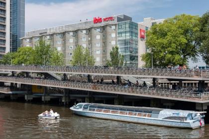 ibis Amsterdam Centre - image 1