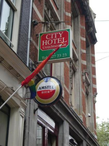 City Hotel - image 12