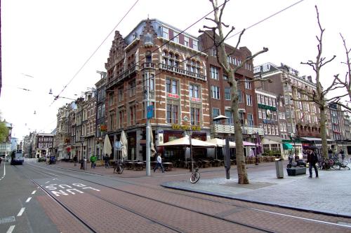 City Hotel - image 2