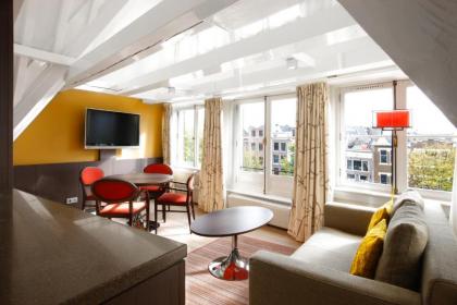 Krasnapolsky Apartments - image 10