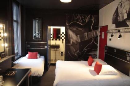 BackStage Hotel - image 2