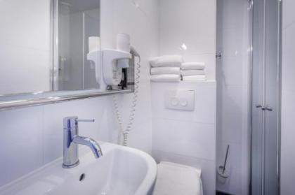 Hotel Victorie - image 6