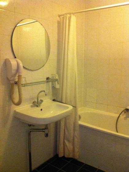 Delta Hotel City Center - image 11