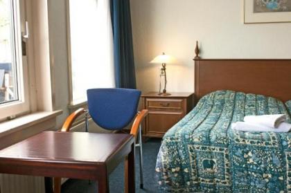 Hotel Prins Hendrik - image 20