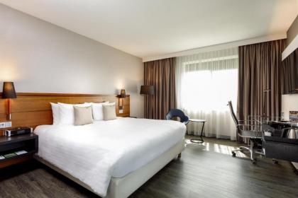 Courtyard by Marriott Amsterdam Airport - image 10