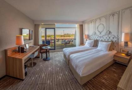 Van der Valk Hotel A4 Schiphol - image 2