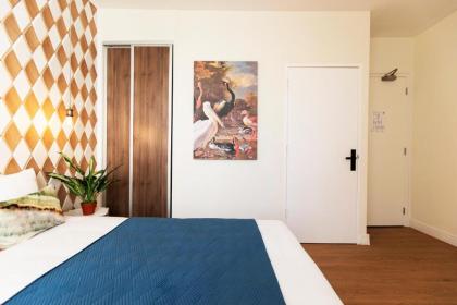 Quentin Golden Bear Hotel - image 18