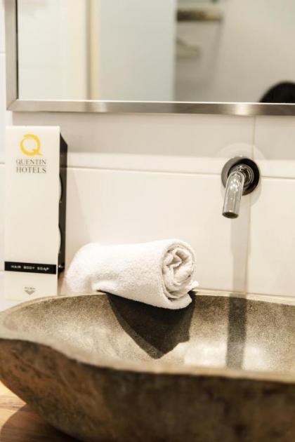 Quentin Golden Bear Hotel - image 2