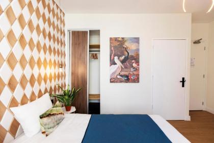 Quentin Golden Bear Hotel - image 20