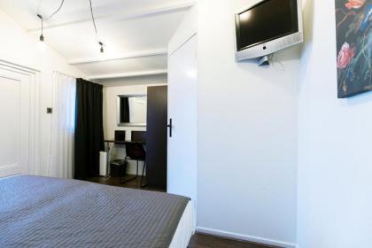 Quentin England Hotel - image 10