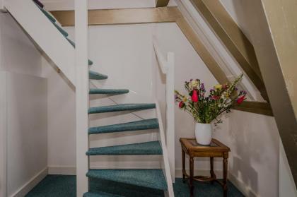 Ambassade Hotel - image 16
