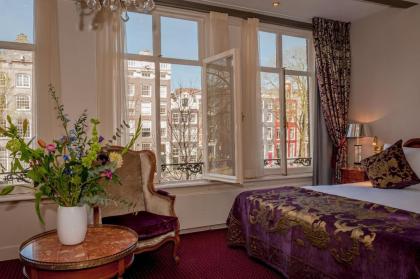 Ambassade Hotel - image 19